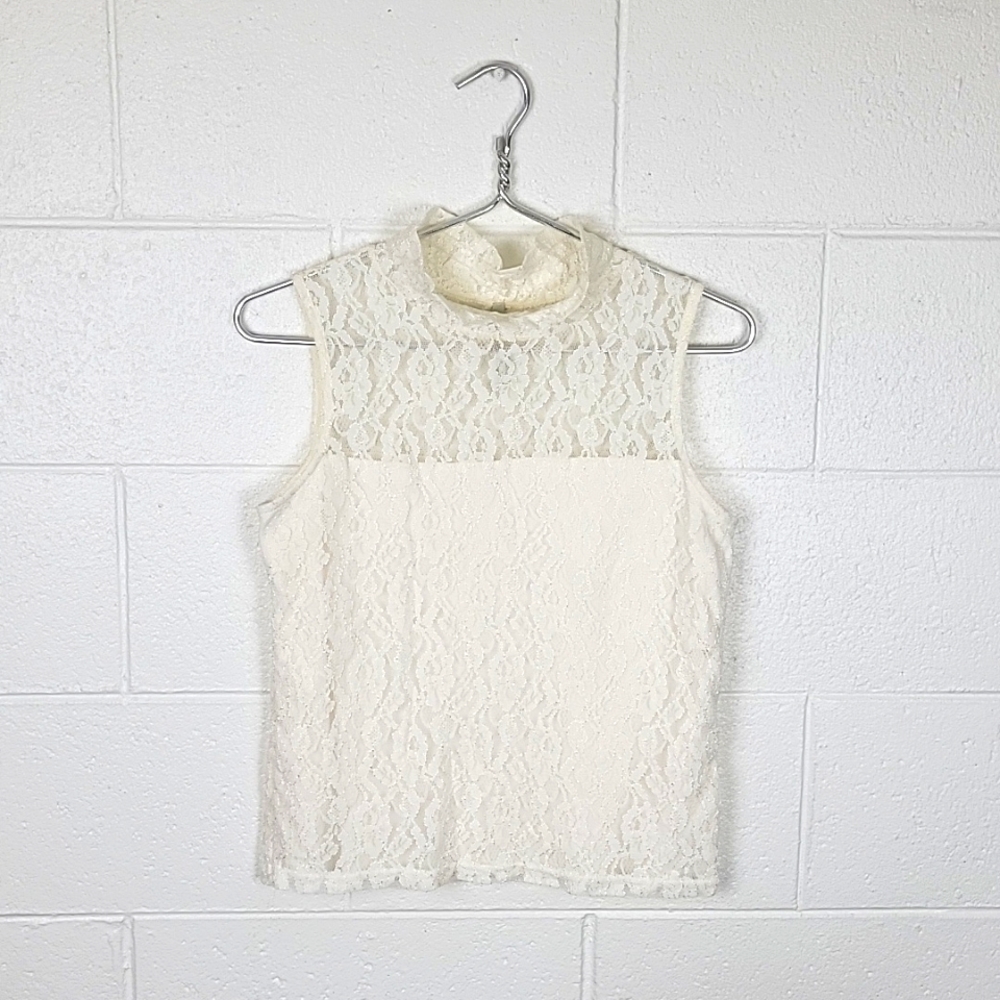 White Lace Sleevless Mock Neck